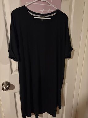 Wonderly Black Crewneck Tee